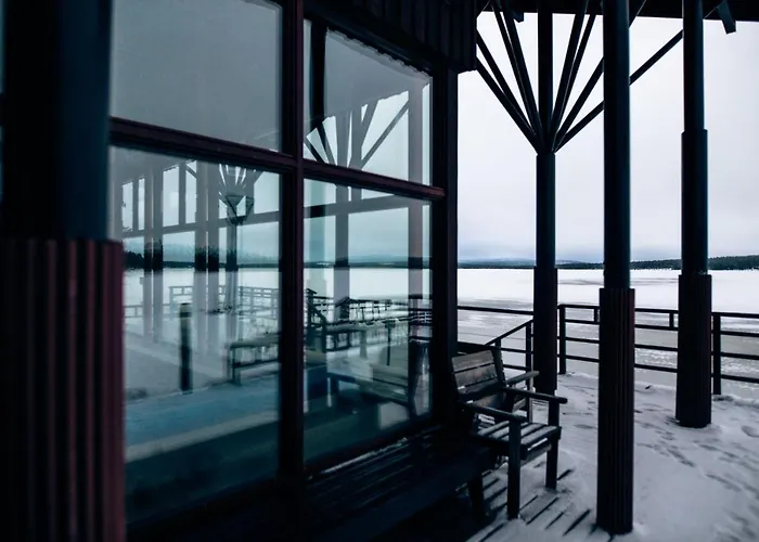 Jeris Lakeside فندق